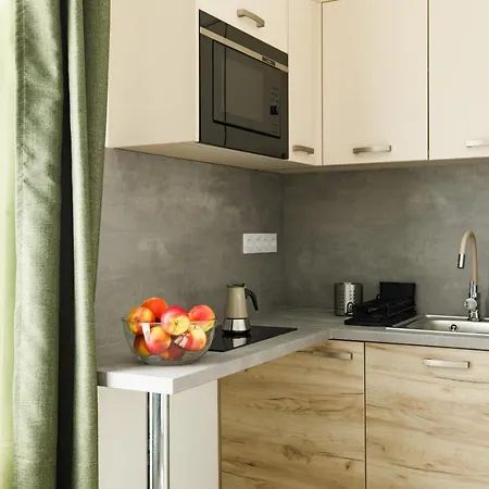 Park Apartment *